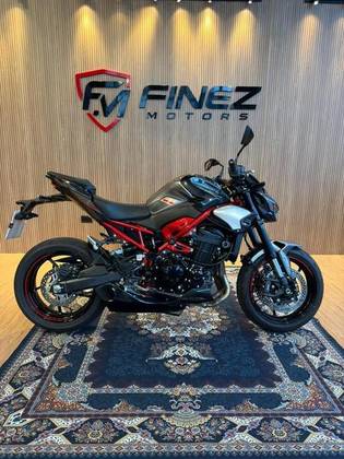 KAWASAKI Z900 KAWASAKI Z900